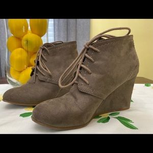 3 for $12❤️ TAN WEDGES